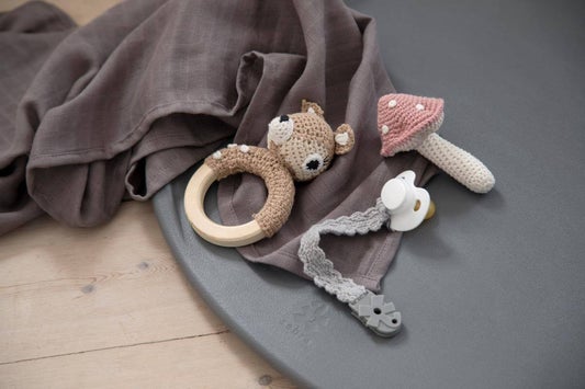 Sebra Crochet Pacifier Holder in Elephant Grey - Scandibørn